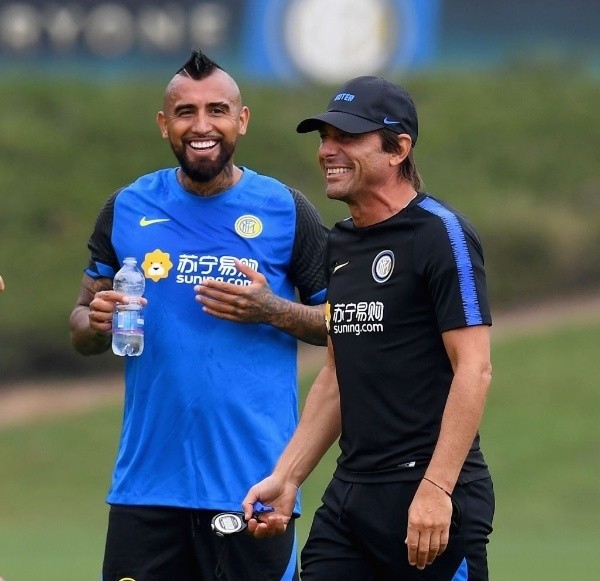 Antonio Conte y Arturo Vidal en Inter