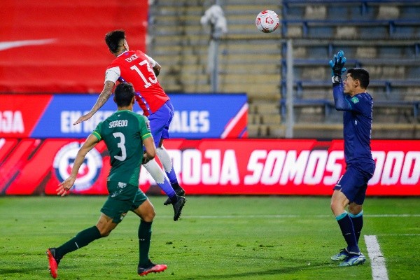 Erick Pulgar anotando el 1-0 para la Roja. | Foto: Agencia UNO.