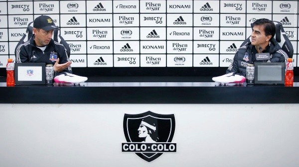 Luis Mena y Gustavo Quinteros juntos en conferencia de prensa / FOTO: Colo Colo