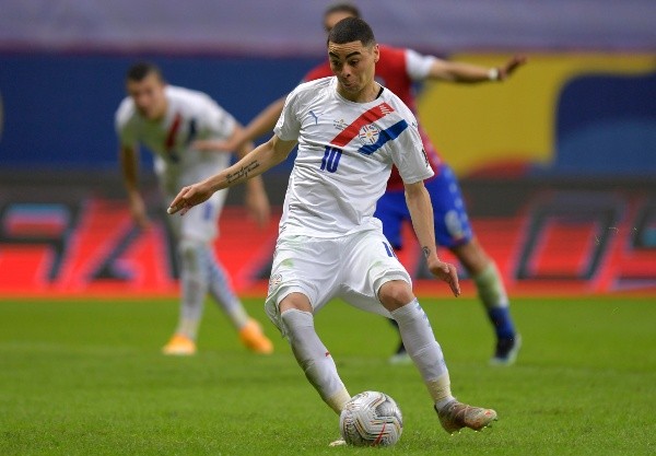 Almirón puso el 2 a 0. Fuente: Getty Images.