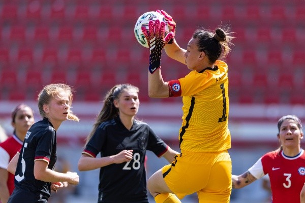 Christiane Endler sigue haciendo historia en el fútbol femenino / FOTO: Getty Images