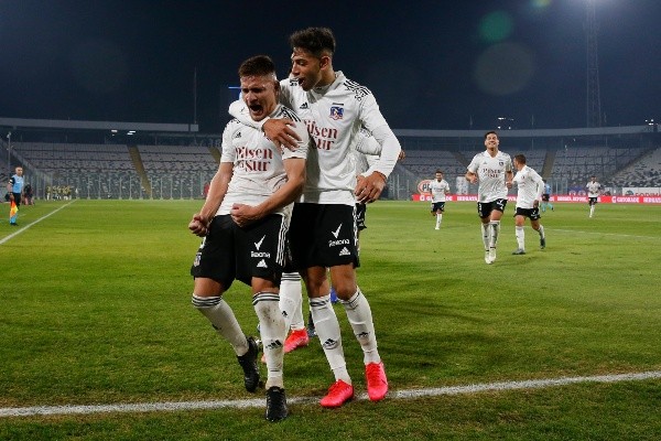 Leonardo Gil se ha transformado en un referente para los jóvenes de Colo Colo | Foto: archivo
