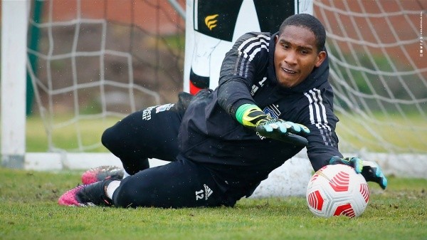Omar Carabali en Colo Colo