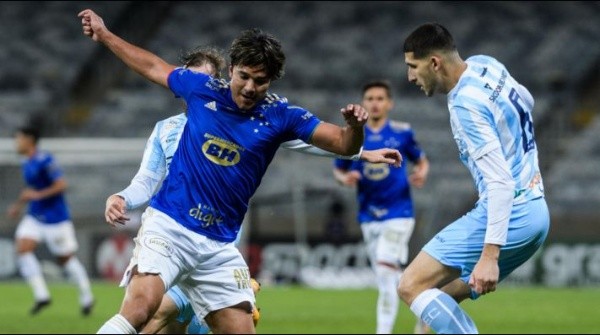 Marcelo Moreno Martins cerca de Colo Colo / FOTO: Cruzeiro