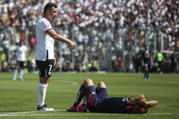 Esteban Paredes en Colo Colo vs Universidad de Chile