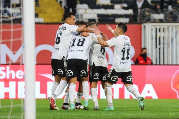Colo Colo terminó puntero del torneo en su primera rueda con 33 puntos. | Foto: Agencia UNO.