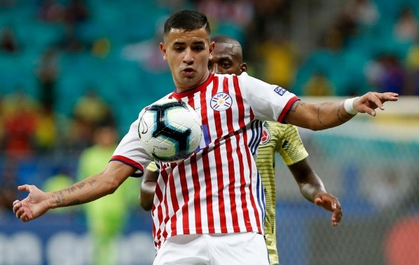 Derlis González además tiene carrera vistiendo la camiseta de la selección paraguaya. | Foto: Getty Images.