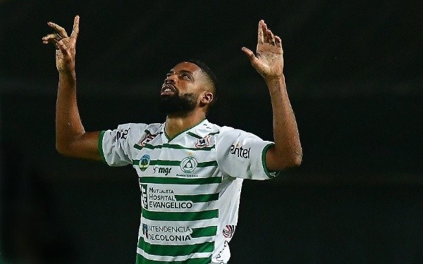 Diogo de Oliveira fue una de las grandes figuras del Plaza Colonia en el título del Apertura 2021. | Foto: Archivo.