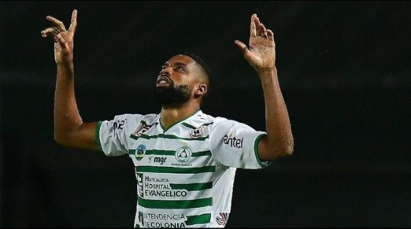 Diogo Oliveira tuvo un buen semestre con el Plaza Colonia / FOTO: Archivo