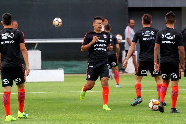 Iván Morales será titular en La Roja.