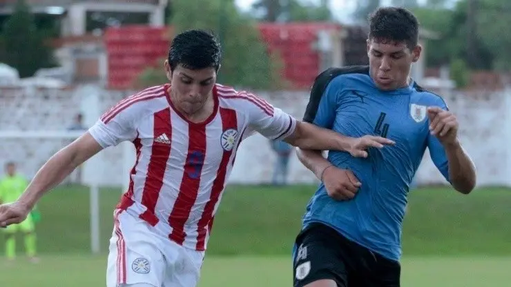 Alan Saldivia jugando por la selección juvenil de Uruguay / FOTO: AUF