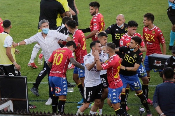 El volante se fue expulsado tras su eufórica celebración. Fuente: Agencia UNO.