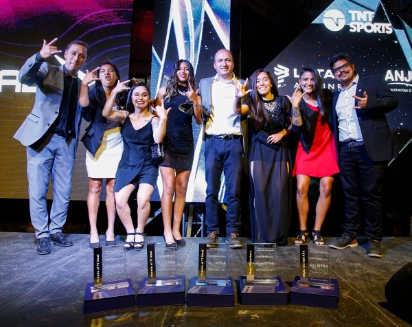 El Cacique tuvo tres grandes ganadoras en los Premios Contragolpe. Fuente: Colo Colo.