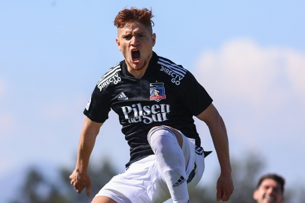 El deseo de Gil de quedarse en Colo Colo podría ser clave en las negociaciones. | Foto: Agencia UNO.