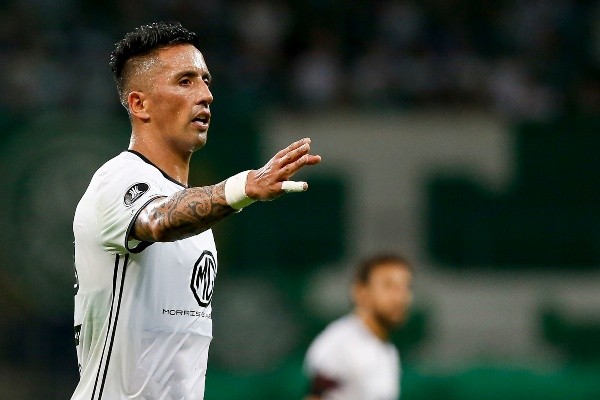 Lucas Barrios definió su número,