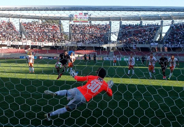 Colo Colo lleva varios torneos en los últimos años cerrando como visitante. | Foto: Agencia UNO.