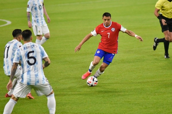 Alexis Sánchez comandará la delantera de la Roja ante Argentina.
