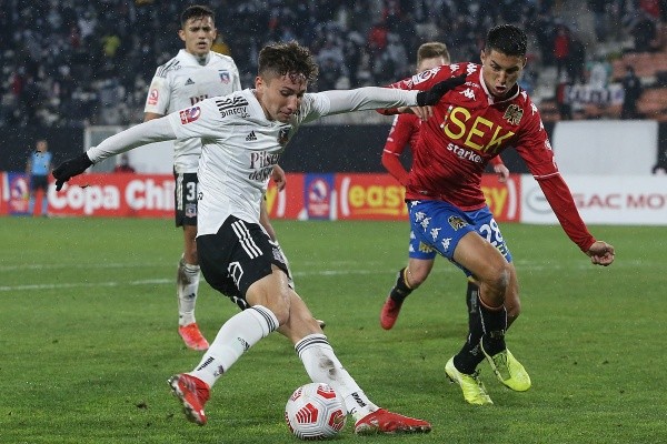 Luciano Arriagada tendrá más oportunidades tras las salidas de Morales y Parraguez / FOTO: Agencia Uno