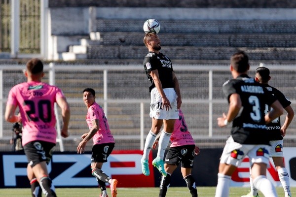 Christian Santos peleará por su lugar en la delantera de Colo Colo / FOTO: Agencia Uno
