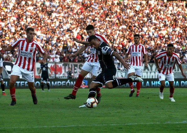 El partido de Colo Colo con Estudiantes del 2019 provoca dolores de cabeza tres años después. / FOTO: Agencia Uno