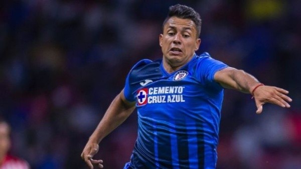 Iván Morales ya se estrenó con la camiseta del Cruz Azul / FOTO: Cruz Azul