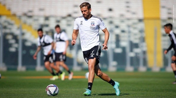 Santos recibirá la oportunidad de ir desde el arranque ante los acereros. | Foto: Colo Colo.