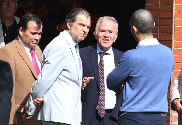 Aníbal Mosa y Gabriel Ruiz-Tagle también han sido sancionados por uso de información privilegiada en la compra y venta de acciones de Colo Colo. / FOTO: Agencia Uno