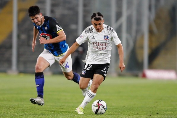 Jordhy Thompson genera mucha ilusión en Colo Colo. / FOTO: Agencia Uno