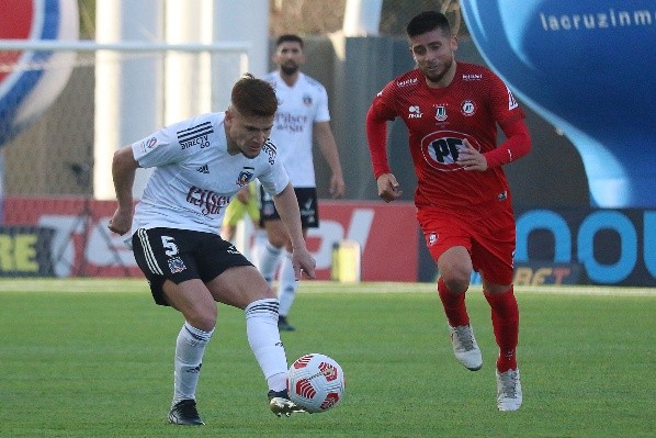 Leonardo Gil debiera llegar sin inconvenientes al partido ante Unión La Calera. / FOTO: Agencia Uno