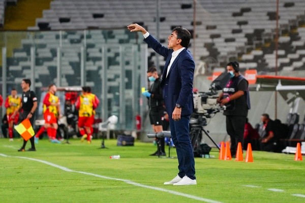 Gustavo Quinteros ahora se pone en “Modo Copa Libertadores” tras la goleada sobre La Calera. | Foto: Guillermo Salazar.