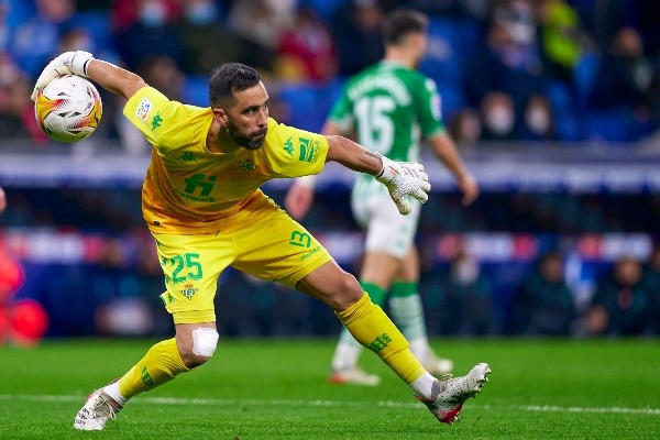 Claudio Bravo se mantendrá hasta el 2023 en el Betis. / FOTO: Getty Images