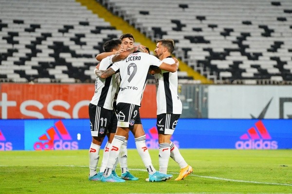 Colo Colo quiere llevar los abrazos a Copa Libertadores. / FOTO: Guille Salazar