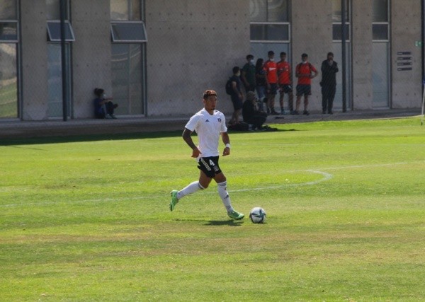 El zaguero uruguayo podrá ser alternativa tanto en la Sub 21 como en el primer equipo. Fuente: Sebastián Munizaga.