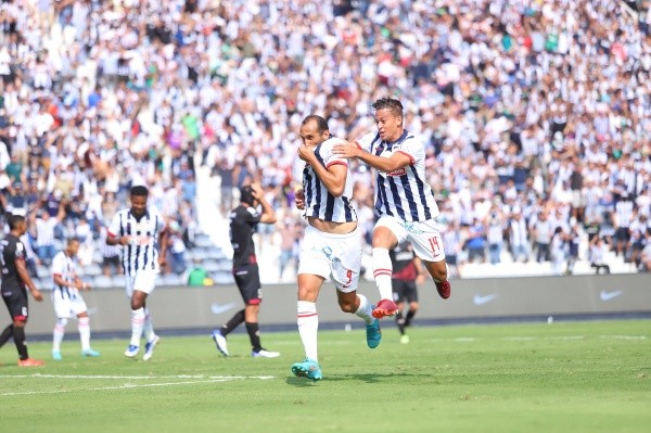 Hernán Barcos le dio el triunfo a Alianza Lima al minuto 85′. Fuente: Twitter Alianza Lima.