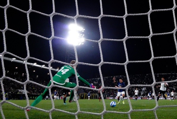 El ex Colo Colo aportó con un golazo en la victoria de su escuadra ante Spezia. Fuente: Getty Images.