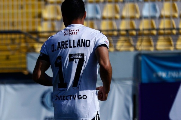 Gabriel Suazo tuvo el honor de llevar el nombre de Arellano en su camiseta. / FOTO: Agencia Uno