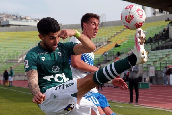 Daniel González defendiendo los colores de Santiago Wanderers. Imagen: Agencia Uno