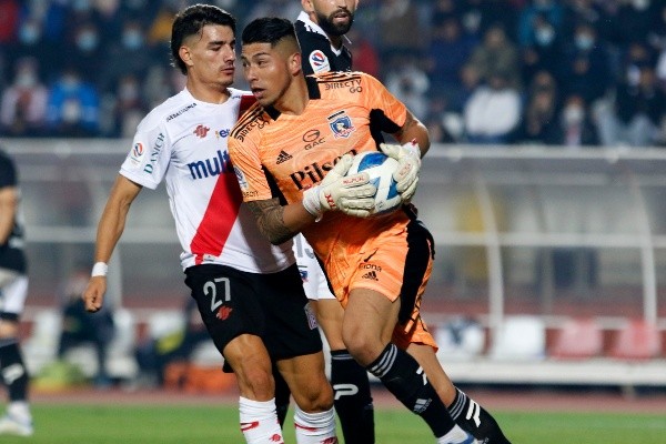 El Cacique supo aguantar a un Curicó Unido que buscó con todo el gol del empate tras el descuento. | Foto: Agencia UNO.