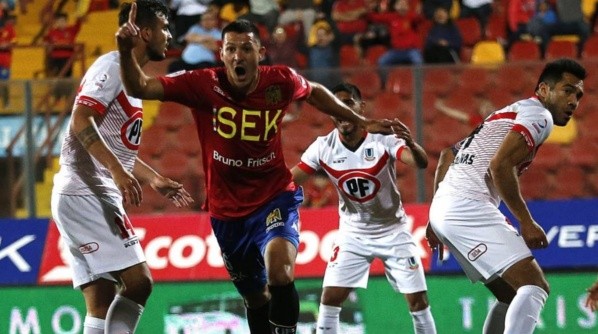 Ramiro González ya jugó en el fútbol chileno defendiendo a Unión Española | Imagen archivo.
