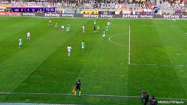 Esta es la jugada que reclaman en Audax Italiano | Imagen: Captura TNT Sports