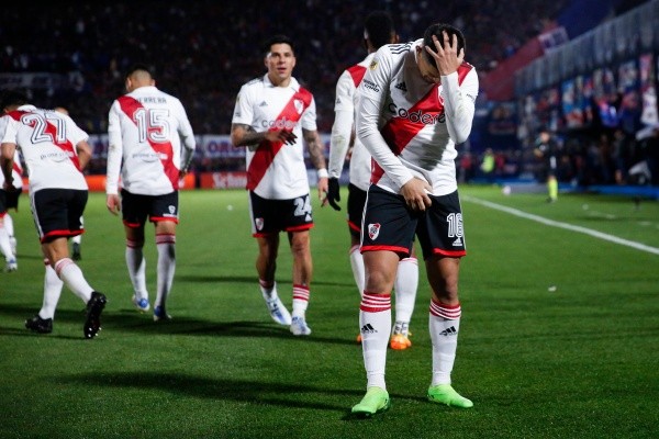 El Pibe festejó su golazo con la mítica celebración que hacía junto a Gabriel Suazo en Colo Colo. Fuente: Getty Images.