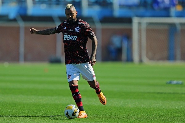 Arturo Vidal y Flamengo no quieren que Palmeiras siga estirando ventajas en Brasil. | Foto: Getty Images.