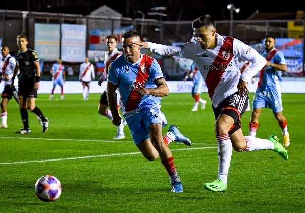 El Pibe Solari verá acción mañana ante Barracas Central. | Foto: Getty Images.