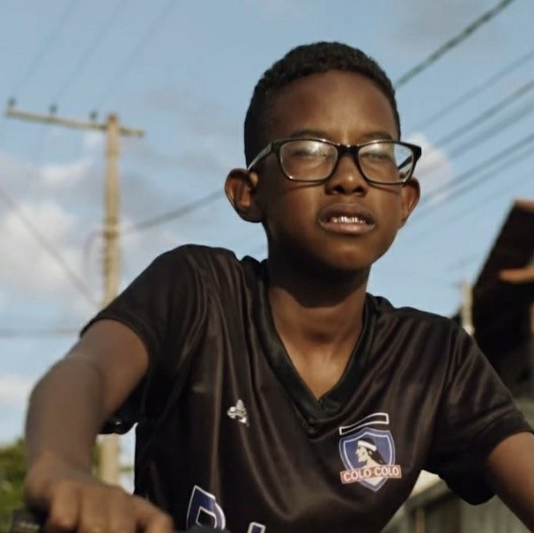 Luca Cicero, protagonista de “Marte um” con la camiseta de Colo Colo | Imagen: Captura