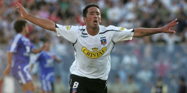 Lucas Barrios anotó 61 goles en 85 partidos jugados con la camiseta de Colo Colo. | Foto: Archivo.
