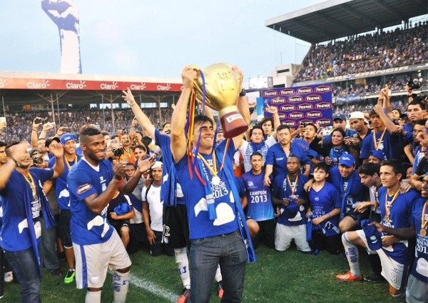 Gustavo Quinteros ganó dos títulos al mando de Emelec entre 2012 y 2015. | Foto: Archivo.