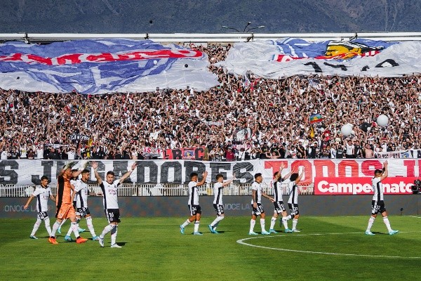 El hincha albo llegó en masa al Estadio Monumental esta tarde. | Foto: Guillermo Salazar.