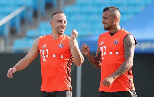 Vidal y Ribéry hicieron buenas migas en sus años en Alemania. | Foto: Getty Images.