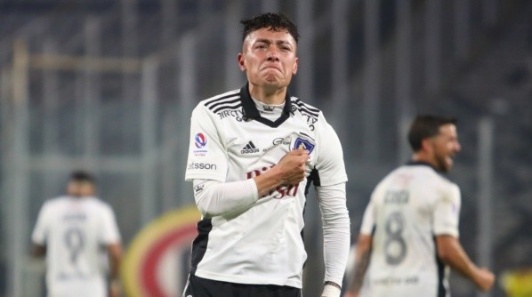 Cristián Zavala no contuvo su emoción tras anotar su primer gol con Colo Colo ante Huachipato | Imagen: Agencia Uno