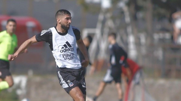 Luego de su lesión, Emiliano Amor volvió a hacer fútbol ante Barnechea en un amistoso en el Estadio Monumental | Imagen: Colo Colo